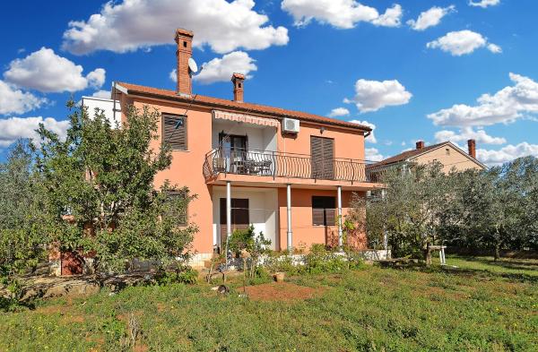 A la foto es mostra l'objecte Apartments Boris 1079 situat a la ciutat de Galižana.