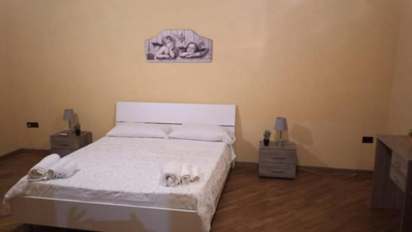 A la foto es mostra l'objecte b b desy situat a la ciutat de Caserta.