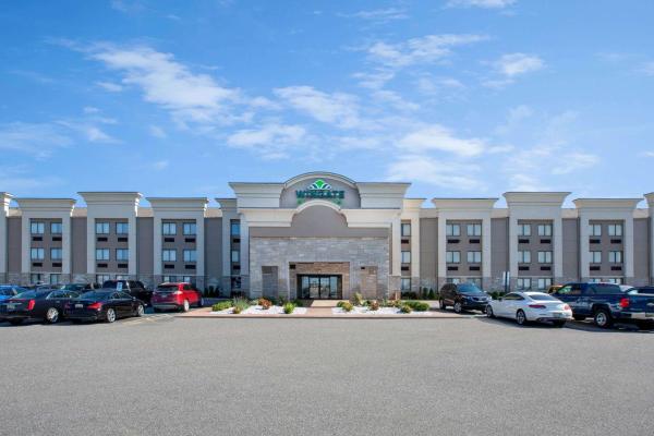 På billedet ses objektet Wingate by Wyndham Detroit Metro Airport beliggende i byen Romulus.