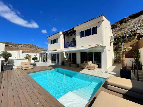 Luxury Villa Morelli With Seaview & Heated Pool - Canarias