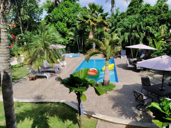 På billedet ses objektet Hotel Henry Bacalar beliggende i byen Bacalar.