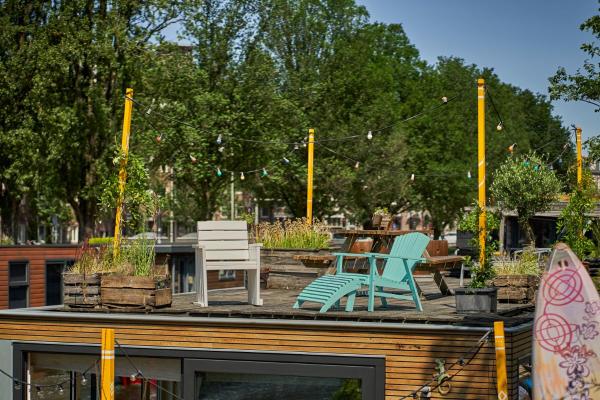 The Amsterdam Houseboat Family - de Pijp, Amsterdam