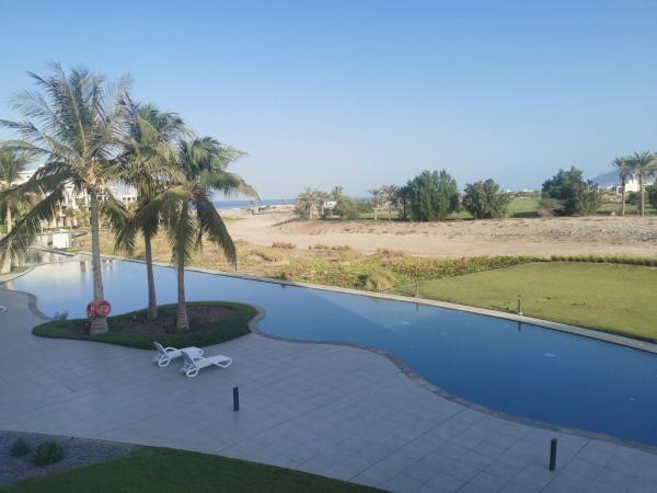 På billedet ses objektet Jebel Sifah studio Apartment with Pool View beliggende i byen Dhīqdah.