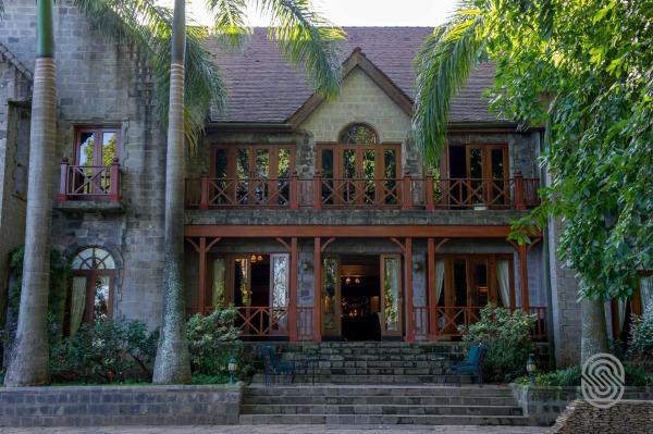 照片显示了位于Nkoanrua市的Arusha Serena Hotel物件。