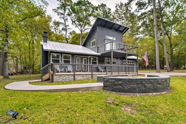 A la foto es mostra l'objecte Cape Royale Cottage with Fire Pit and Water Views situat a la ciutat de Coldspring.