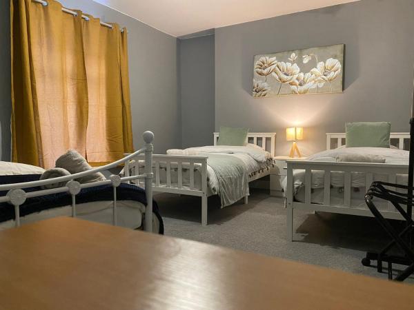 Foto 2: 2 Bed Flat - Sleeps 6 - Pets - Parking - Wifi