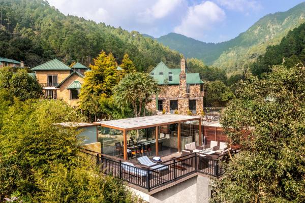A la foto es mostra l'objecte Divyam From BYLOO- Private Villa near Nainital situat a la ciutat de Bhowāli.