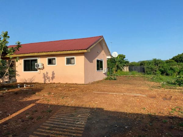 照片显示了位于Oyibi市的Oyibi New furnished house - Charming 3 Bedroom物件。