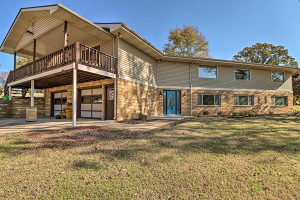 Large Home W/ Games: 4 Mi To Bull Shoals Lake! - Mountain Home, AR