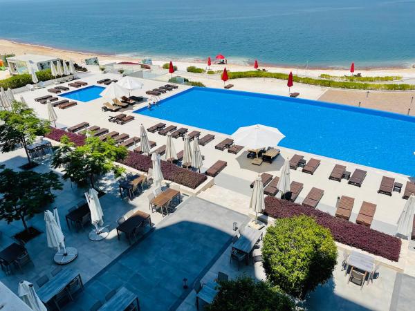 På bilden syns objektet Porto dead sea som ligger i staden Sowayma.