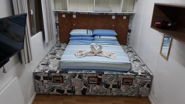 A la foto es mostra l'objecte Kitinet Container próximo Praia e Beto Carrero situat a la ciutat de Penha.
