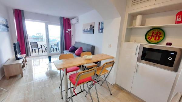 A la foto es mostra l'objecte ESTUDIO TRAMUNTANA 325 situat a la ciutat de Roses.