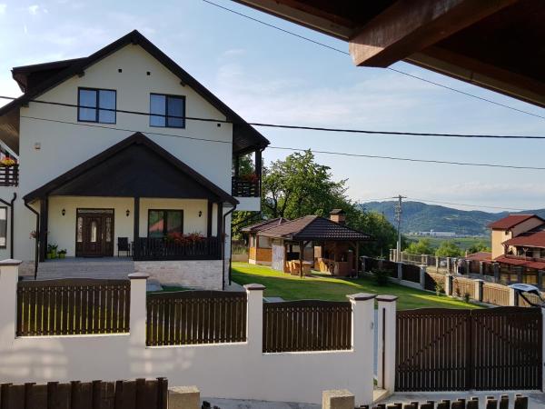 Na zdjęciu widoczny jest obiekt Casa Aryana, adults only położony w mieście Bran.