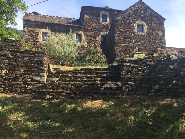 A la foto es mostra l'objecte MAISON DE CHARME EN ARDECHE DU SUD AVEC PISCINE situat a la ciutat de Saint-André-Lachamp.