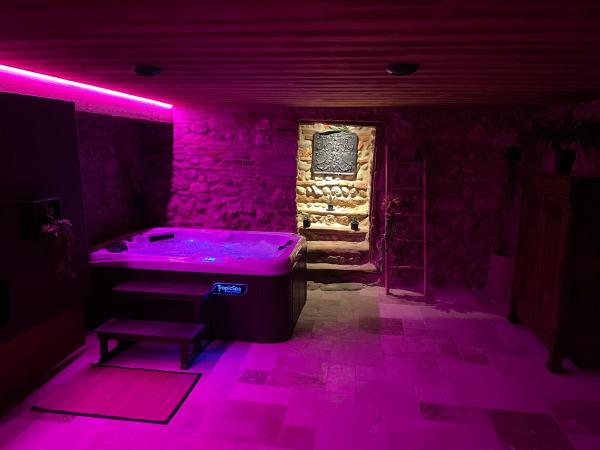 Maison Pérouges spa photo 2