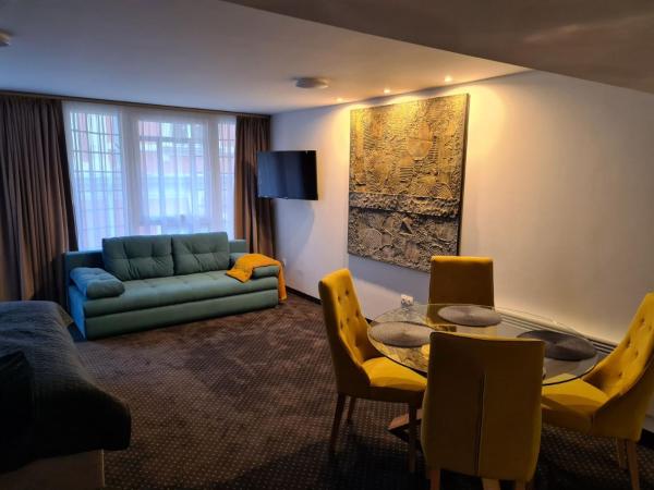 City Center Apartmanház, Eger
