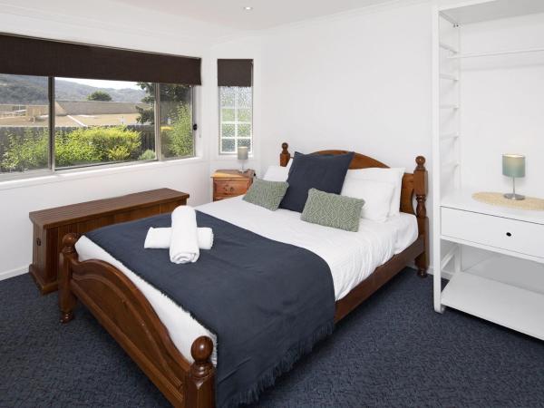 Bild 7: Silvertrees 5 - Central 3BR Townhouse l Lake Views l Spa l BBQ l WiFi