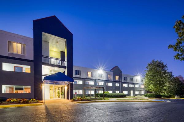 A la foto es mostra l'objecte SureStay Plus Hotel by Best Western Durham Medical Center situat a la ciutat de Durham.