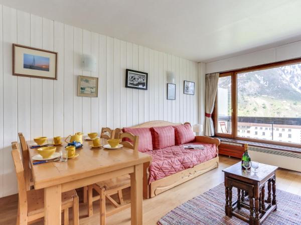 På billedet ses objektet Apartment Le Bec Rouge - Le Lac-5 by Interhome beliggende i byen Tignes.