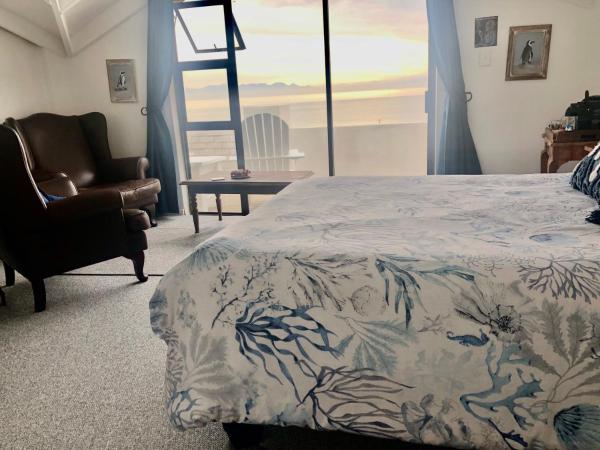 Na fotografii je vidět objekt Ollava Guesthouse nacházející se ve městě Simonʼs Town.