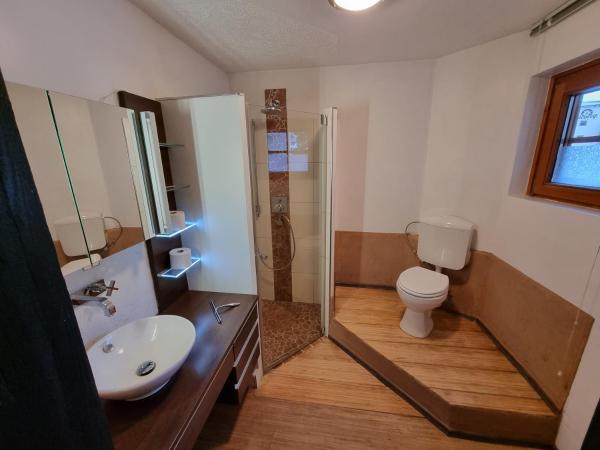 Na fotografii je vidět objekt Alina's DIY-Haus St.Jakob nacházející se ve městě Innere Großrotte.