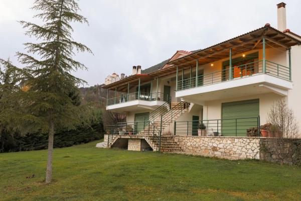 Na fotografii je vidět objekt Country Home Giannaras nacházející se ve městě Khrisovítsion.
