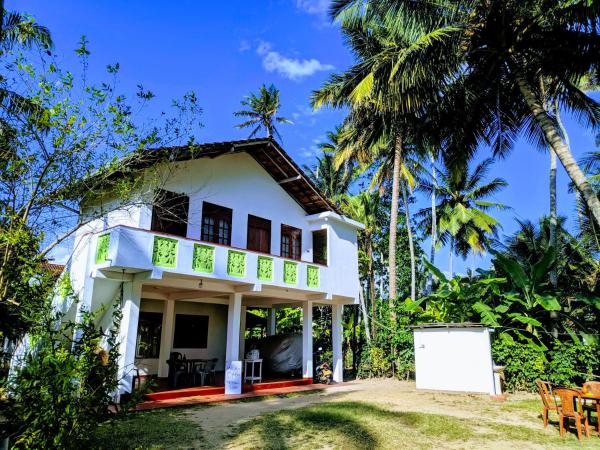 A la foto es mostra l'objecte Tropical Point Inn situat a la ciutat de Matara.
