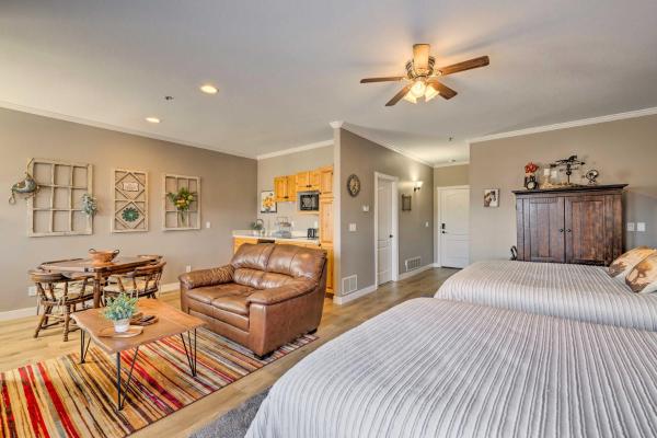 Foto 7: Large, Cozy Midway Studio with Mountain Views!