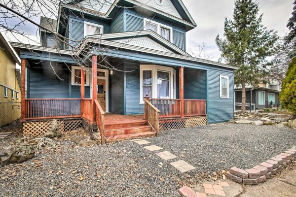 A la foto es mostra l'objecte Modern-Chic Studio about 1 Mile to Dtwn Spokane! situat a la ciutat de Spokane.