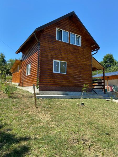 Auf dem Foto ist das Objekt Casa de vacanța la Marita in der Stadt Izvoru Rece zu sehen.