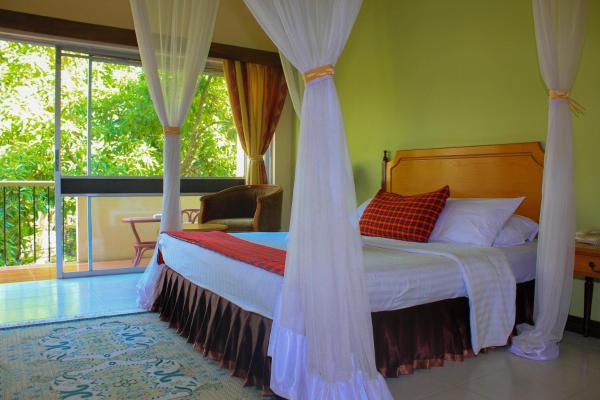 Na fotografii je vidět objekt Equator Hotel nacházející se ve městě Arusha.