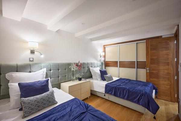 Foto 4: Sunlight Properties - Palme D Or - 2 Bedrooms, modern holiday rental apartment, hyper central
