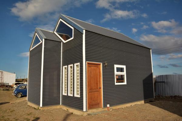 A la foto es mostra l'objecte Cabañas Pidén situat a la ciutat de Punta Arenas.