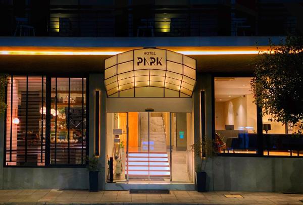 På billedet ses objektet Hotel Park beliggende i byen Larisa.