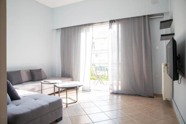 Na fotografii je vidět objekt Nikea apartment near Piraeus port and metro st II nacházející se ve městě Pireus.