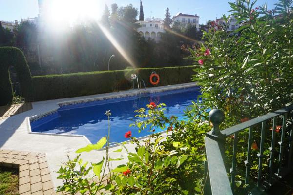 Na fotografii je vidět objekt Jardines de Burriana 12 nacházející se ve městě Nerja.