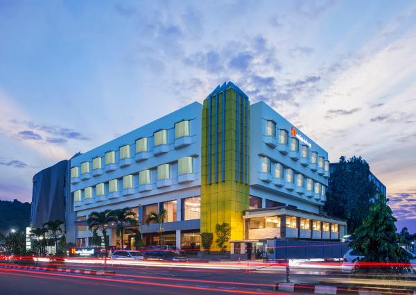 Na foto é possível ver o objeto Swiss-Belhotel Manokwari localizado na cidade de Manokwari.