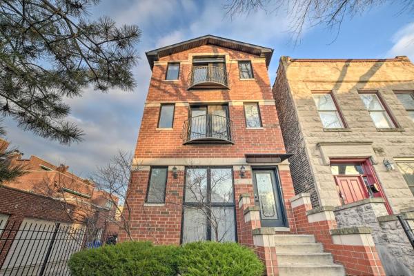 Chicago Condo With Balcony Walk To Cta Stations! - Chicago, IL