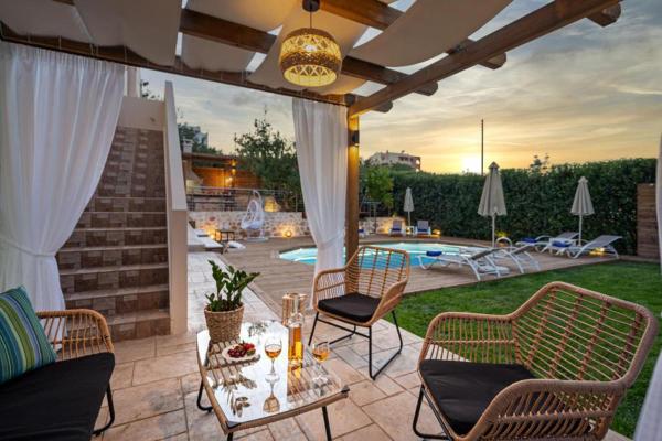Villa Ellovos With Private Pool - 그리스