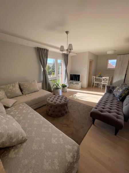 A la foto es mostra l'objecte Apartman Vera situat a la ciutat de Bioska.