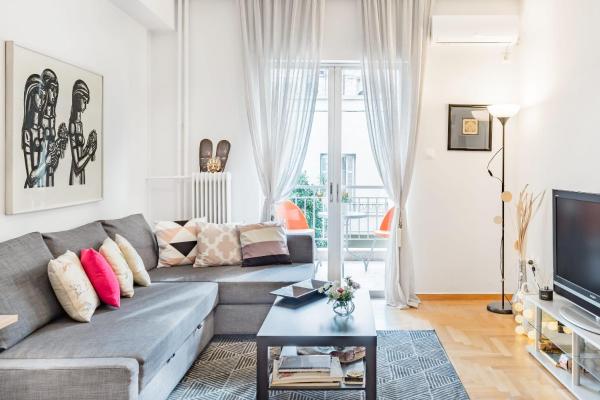 A la foto es mostra l'objecte Koukaki Apartment with a Sunny Balcony, near the Acropolis situat a la ciutat de Atenes.