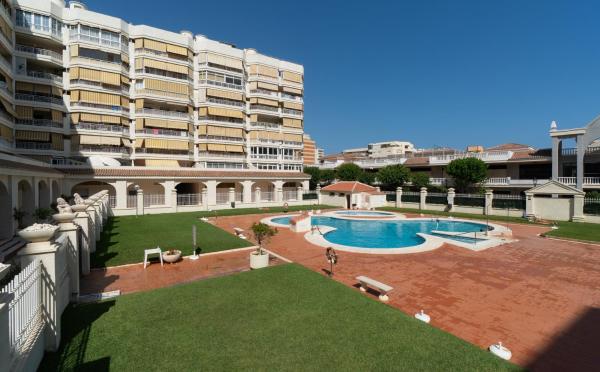 På billedet ses objektet Sur Suites Detelina beliggende i byen Fuengirola.
