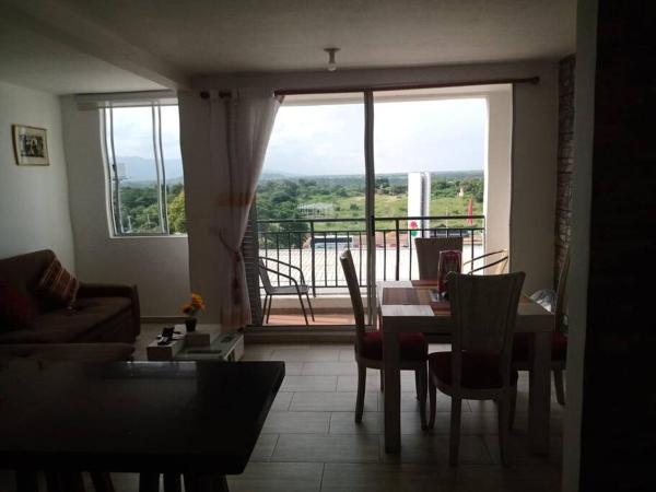 Na fotografii je vidět objekt Hermoso apartamento Ricaurte nacházející se ve městě Ricaurte.