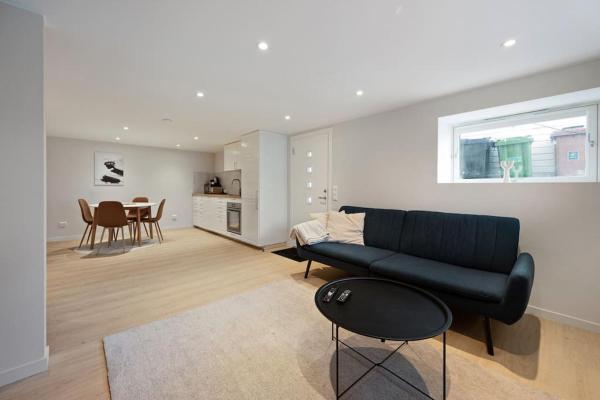 Zdjęcie 3: Practical Basement Apt with all home comforts close to City Centre