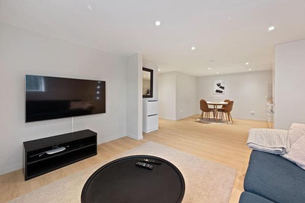 Zdjęcie 6: Practical Basement Apt with all home comforts close to City Centre