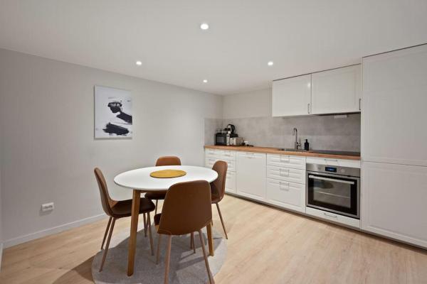 Zdjęcie 4: Practical Basement Apt with all home comforts close to City Centre