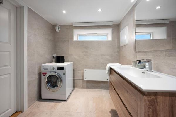 Zdjęcie 9: Practical Basement Apt with all home comforts close to City Centre