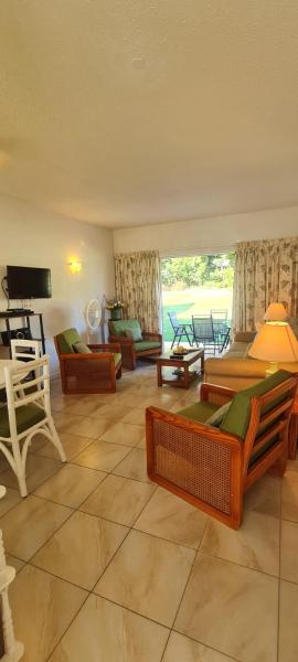 På bilden syns objektet 213 Golden Grove, Rockley som ligger i staden Bridgetown.