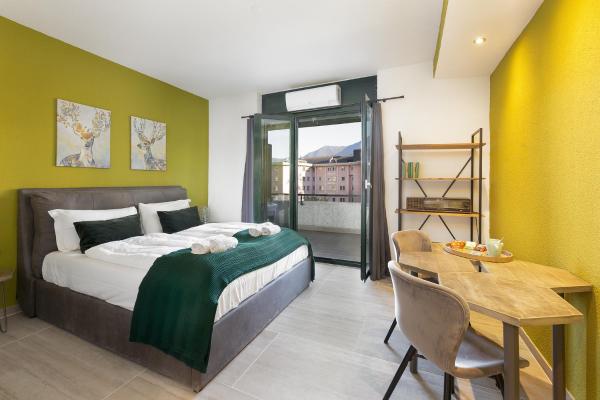 A la foto es mostra l'objecte Monolocale con terrazzo vista lago Via Cassarinetta 7 by LR situat a la ciutat de Lugano.