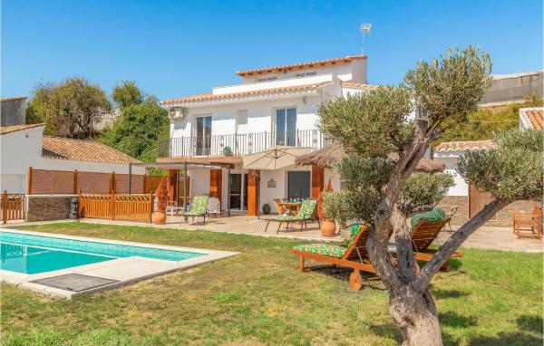Awesome Home In Mezquitilla - Torre del Mar
